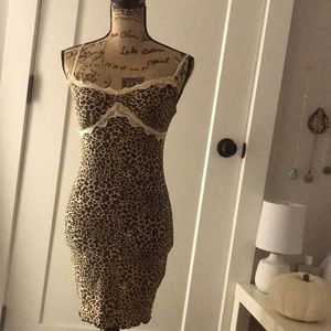 Urban Republic bodycon leopard print mini dress/ruffle trim size XS lace